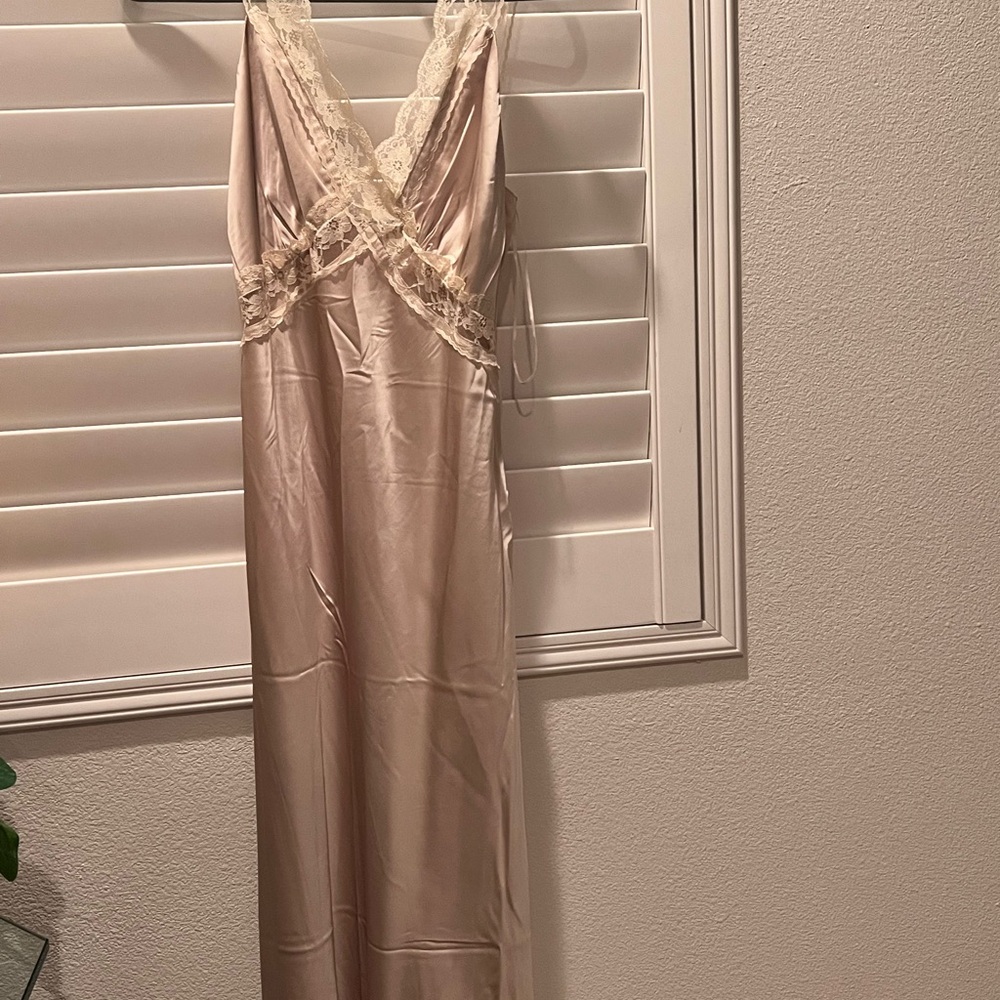 Abercrombie and fitch satin lace dress Brand new with tag